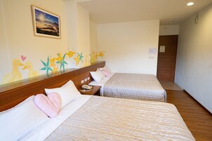 Escritorio, wifi gratis y ropa de cama 