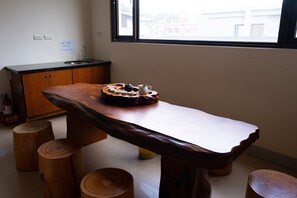 包含每日当地美食早餐