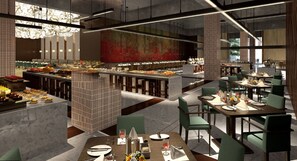 Daily buffet breakfast (CNY 158 per person)