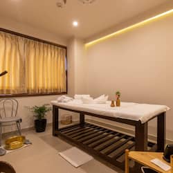 Couples treatment room(s), sauna, steam room, body treatments