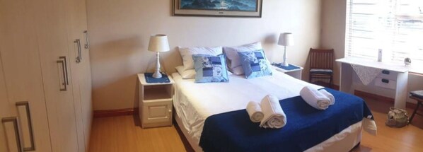 Double Room | Premium bedding, pillowtop beds, minibar, desk - Agapé Guesthouse (Cape Town)
