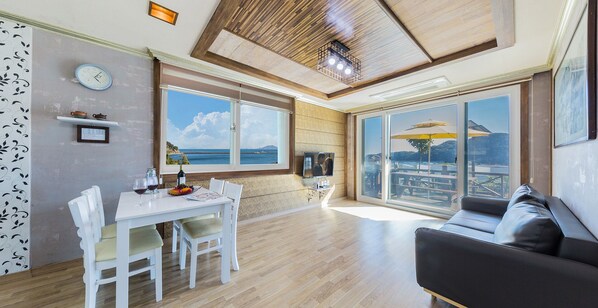 Comfort House (Haeoreum) | Living area | LCD TV - Namhae Oceanview Pension (Namhae)