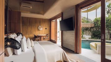 Grand Royal Smart 1 Bedroom Villa with Private Pool & Jacuzzi | 1 slaapkamer, een minibar, een kluis op de kamer