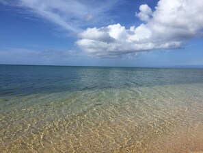 Privatstrand in der Nähe, weißer Sandstrand