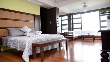 Owner's Suite | Free WiFi, bed sheets