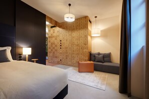 1 bedroom, soundproofing, free WiFi, bed sheets - Goldengel Suite 2, 60sqm, air conditioning, WiFi (Kaltern)