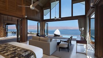 Villa Splendido With Private Pool | Ilmaiset minibaarituotteet, tallelokero huoneessa, työpöytä, äänieristys