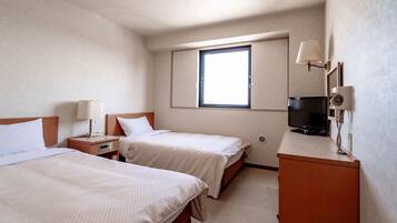 Twin Room, Non Smoking | Desk, laptop workspace, iron/ironing board, free WiFi