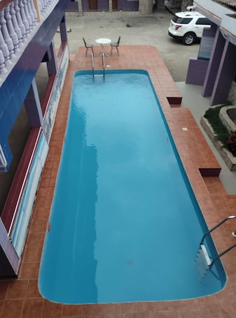 6 piscinas al aire libre