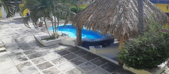 MELAQUE'S BEACH HOUSE