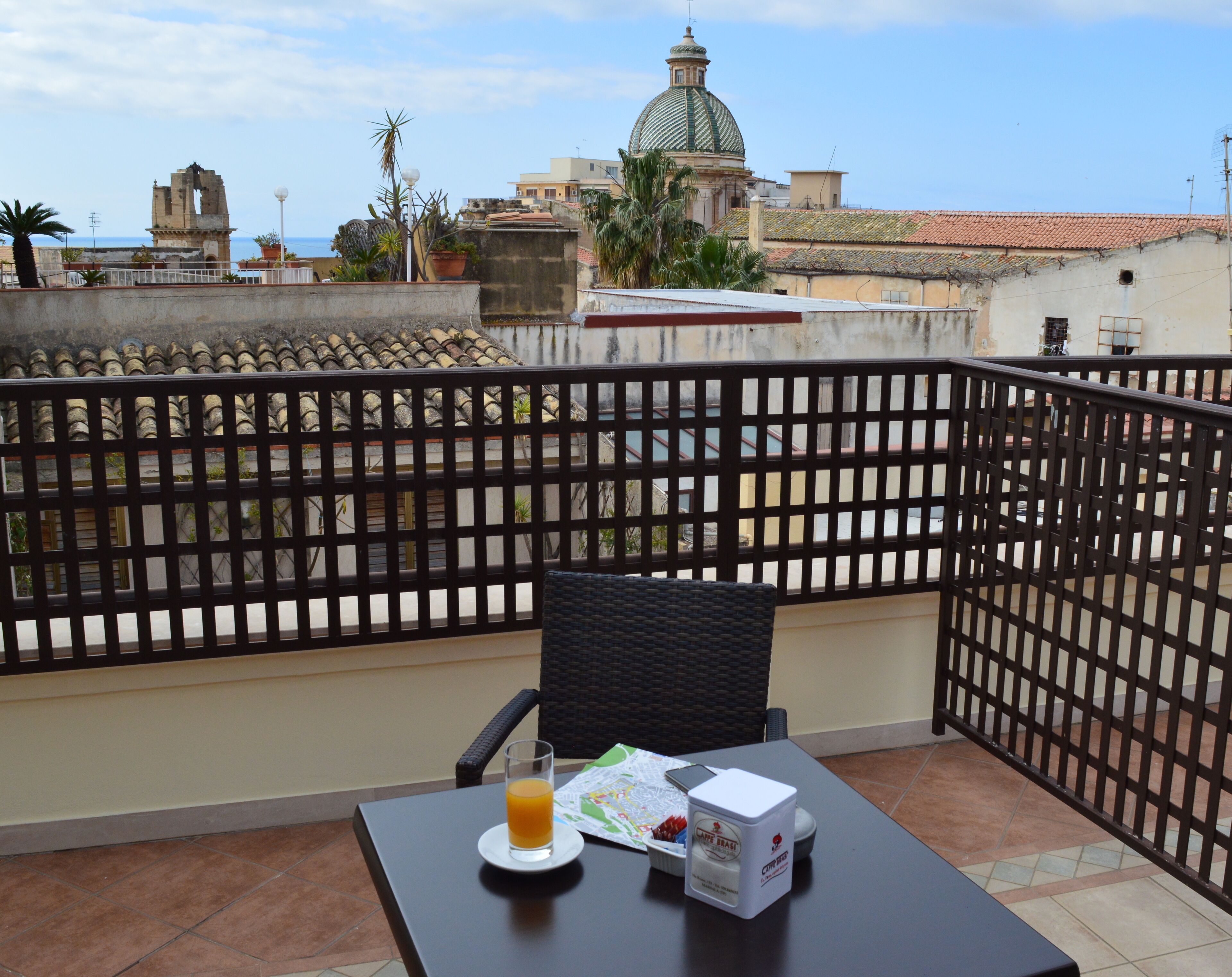 superior double room, terrace, partial sea view (302) | terrace/patio