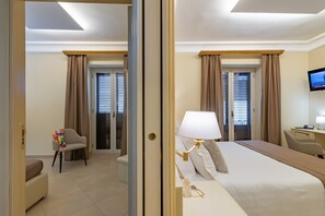 Chambre Familiale, vue ville (201) | Literie de qualité supérieure, couette en duvet d'oie, bureau