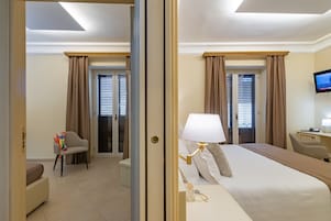 Family Room, City View (201) | Premium bedding, down comforters, desk, soundproofing