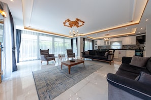 Business Villa, 4 Bedrooms