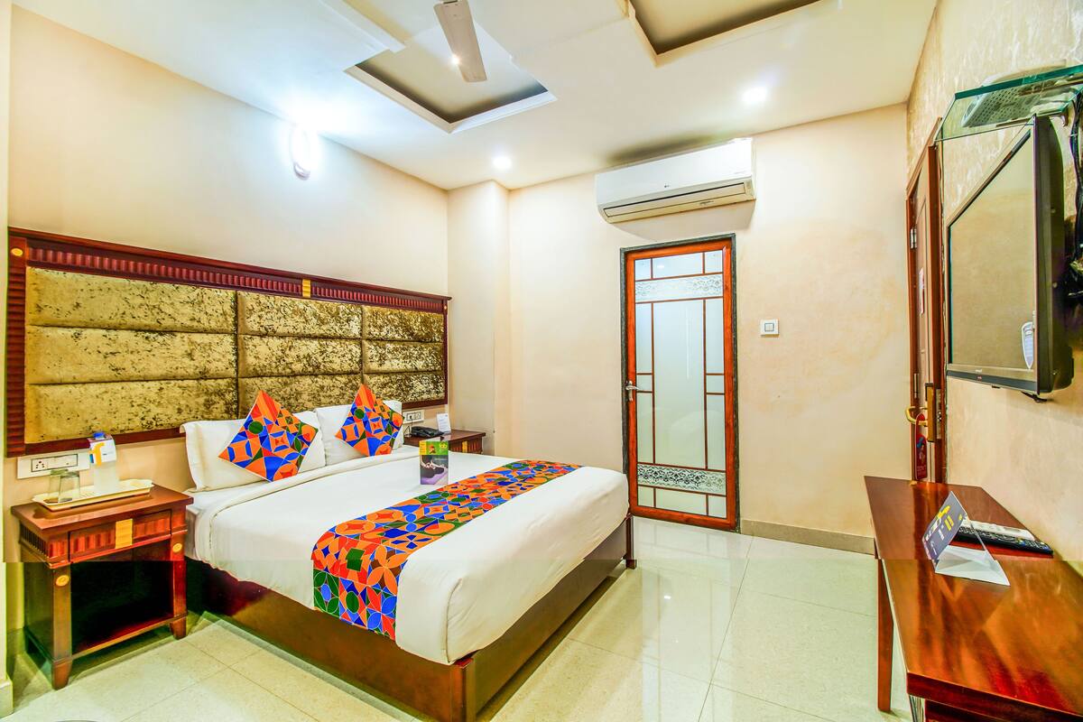 Deluxe Room | Desk, free WiFi, bed sheets