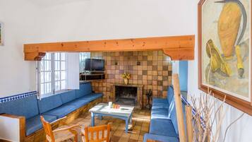 Télévision, cheminée