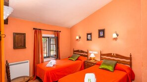 2 bedrooms, iron/ironing board, travel crib, WiFi - Zalema Ronda by Ruralidays (Málaga)