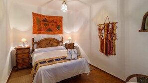 2 bedrooms, travel crib, WiFi