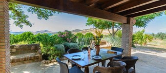 Los Colorines Antequera - La Higuera by Ruralidays