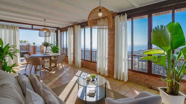 TV, fireplace, video games