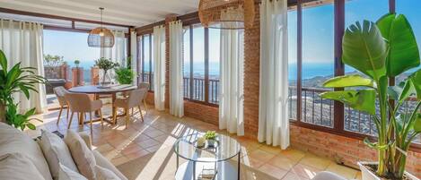 Téléviseur, foyer, jeux vidéo