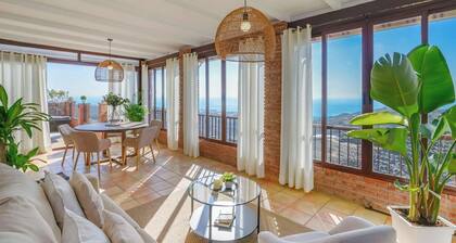 Olivo de Torrox by Ruralidays