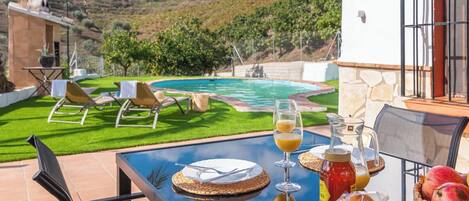 屋外ダイニングエリア