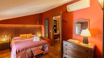 1 slaapkamer, een strijkplank/strijkijzer, reisbedje, wifi