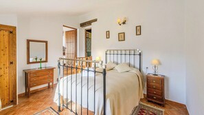 1 bedroom, iron/ironing board, travel crib, WiFi - Las Monjas - Atroe Periana by Ruralidays (Málaga)