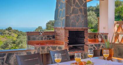 Elena de Benagalbón Rincón de la Victoria by Ruralidays