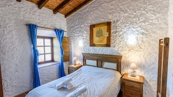 3 slaapkamers, een strijkplank/strijkijzer, reisbedje, wifi
