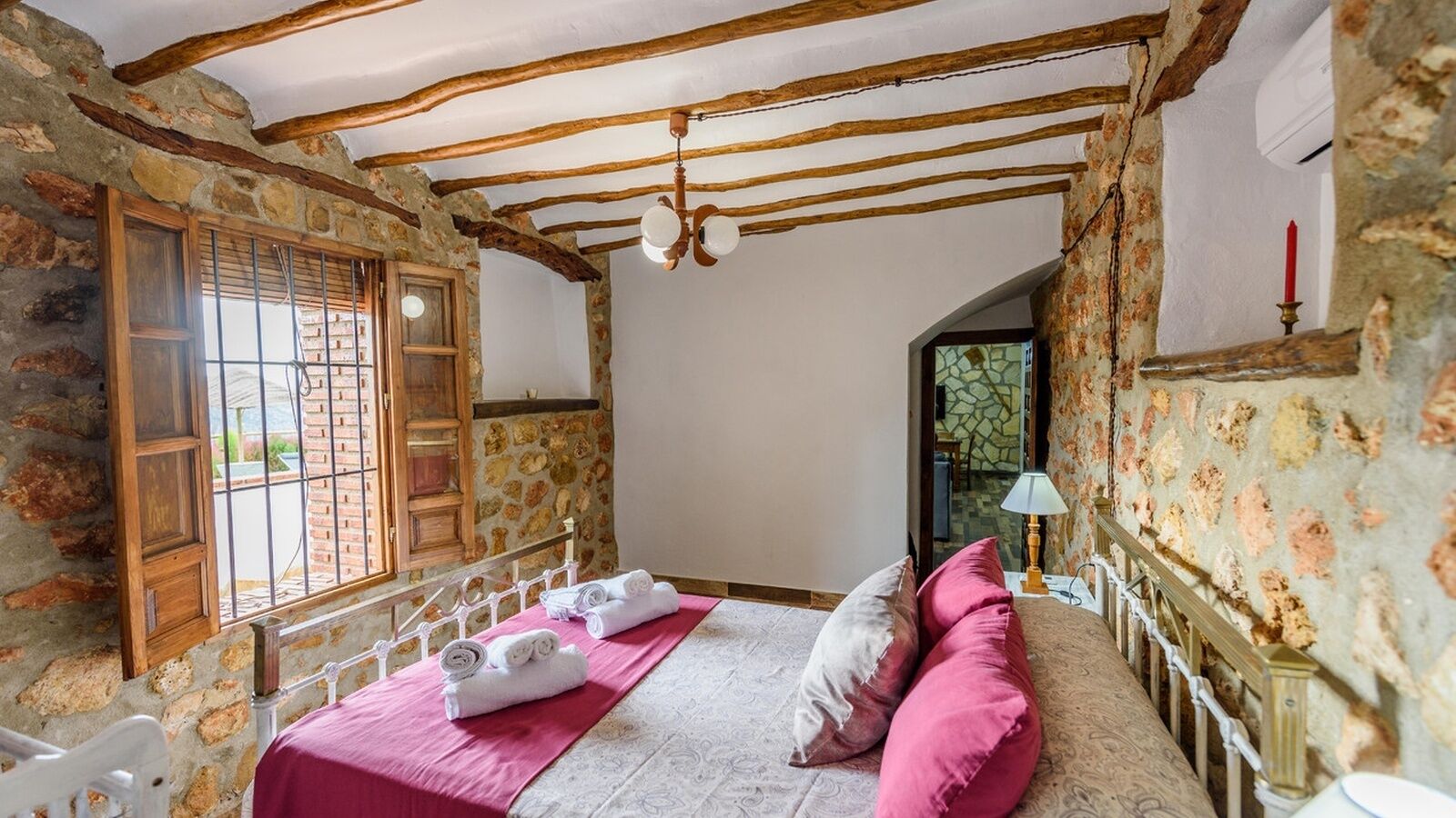 Villa Fraskito Iznájar by Ruralidays