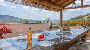 Outdoor dining - Villa Fraskito Iznájar by Ruralidays (Córdoba)