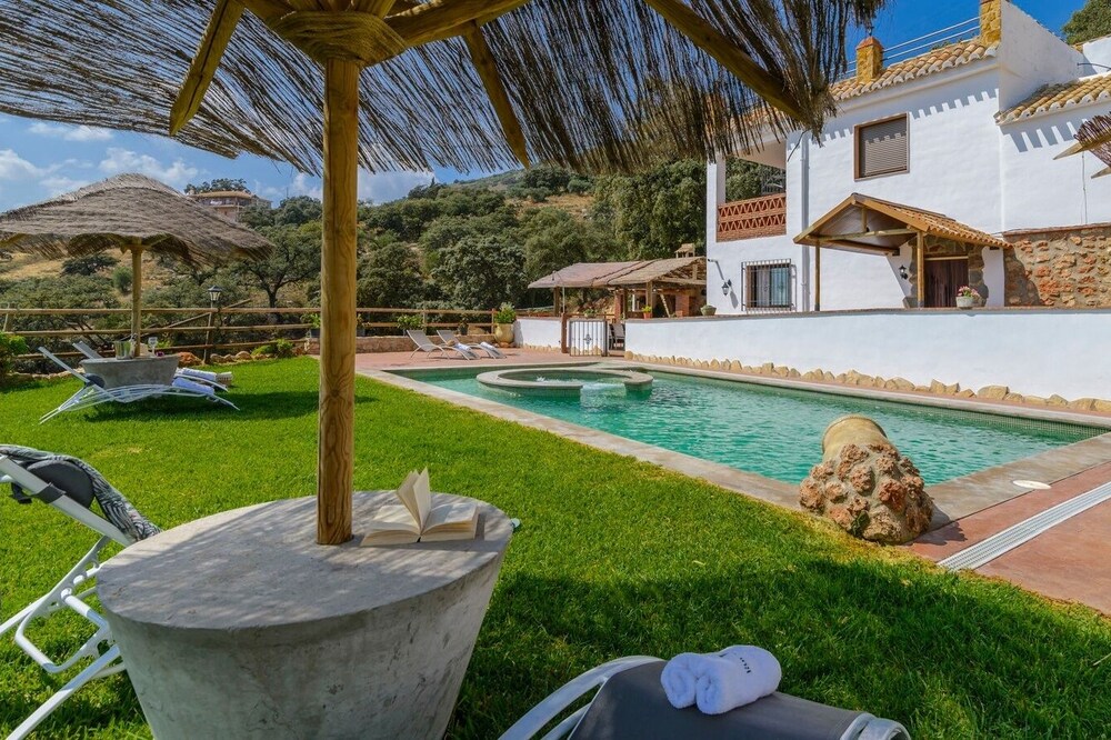Villa Fraskito Iznájar by Ruralidays