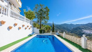 Pool - Villa El Puerto de Canillas Canillas de Albaida by Ruralidays (Málaga)