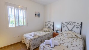 4 bedrooms, iron/ironing board, travel cot, WiFi - El Moral de Arenas by Ruralidays (Málaga)