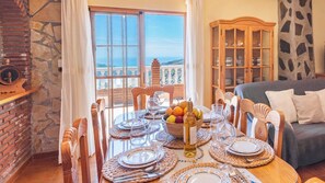 Dining - Cortijo La Encina Sayalonga by Ruralidays (Málaga)