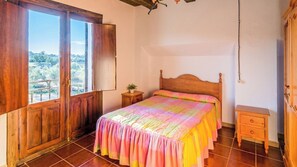 4 bedrooms, iron/ironing board, travel cot, WiFi