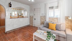 TV, fireplace, table tennis, stereo