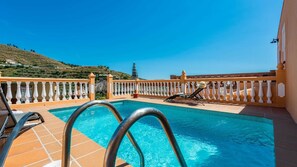Pool - Gonzalez Almuñécar by Ruralidays (Granada)