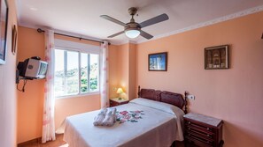 2 Schlafzimmer, Bügeleisen/Bügelbrett, Reisekinderbett, WLAN