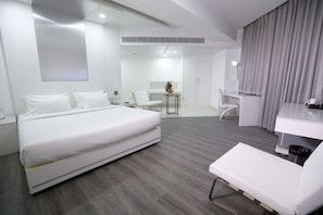 Club Room, 1 Double Bed | Egyptian cotton sheets, premium bedding, minibar, in-room safe