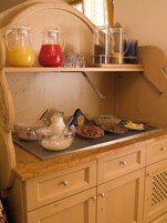 Free daily continental breakfast