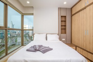 3 bedrooms, iron/ironing board, free WiFi, bed sheets