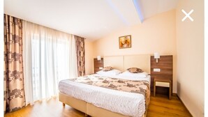 Deluxe Double Room, Sea View (1) | Rollaway beds (surcharge), WiFi (free), bed sheets - Porto Romantico 1 (Senj)