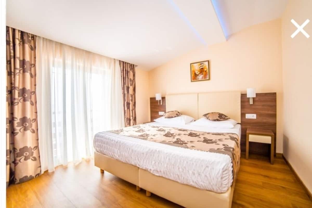 Deluxe Double Room, Sea View (1) | Rollaway beds, free WiFi, bed sheets