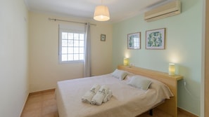 5 bedrooms, iron/ironing board, travel cot, WiFi