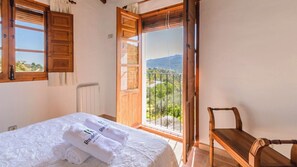 3 bedrooms, iron/ironing board, travel cot, WiFi