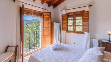 3 dormitorios, tabla de planchar con plancha, cuna de viaje y wifi