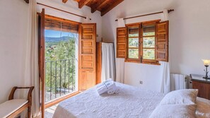 3 bedrooms, iron/ironing board, travel crib, WiFi